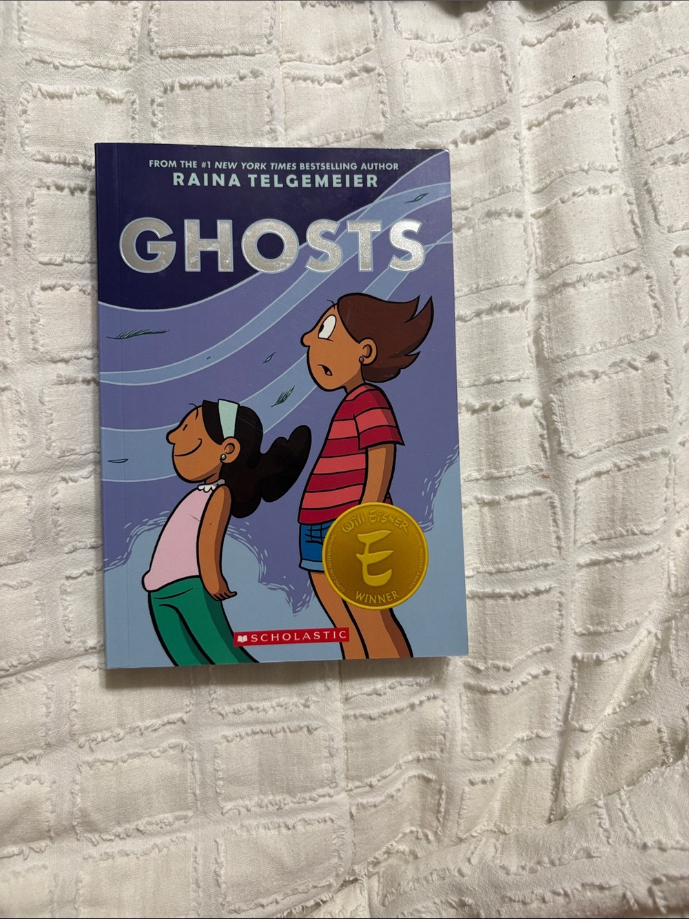 Ghosts - Raina Telgemeier